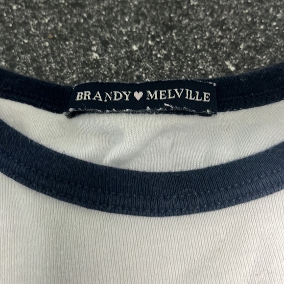Size XS cute brandy Melville top - Picture 3 of 4